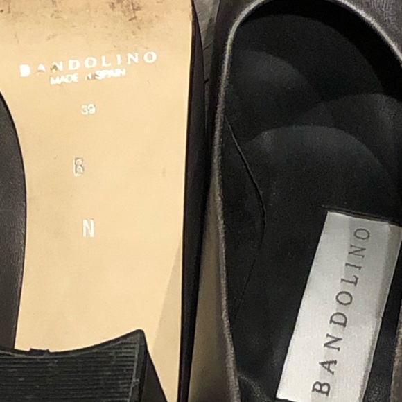 Bandolino metallic gray shoes. - Picture 3 of 4